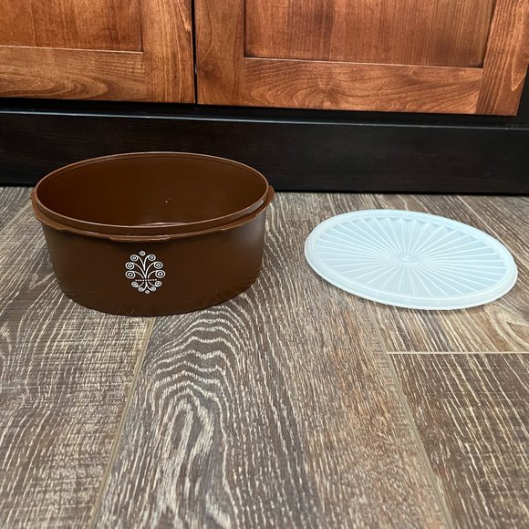 Vintage Tupperware Servalier Canister - Brown with Frosted White Lid - Picture 8 of 8